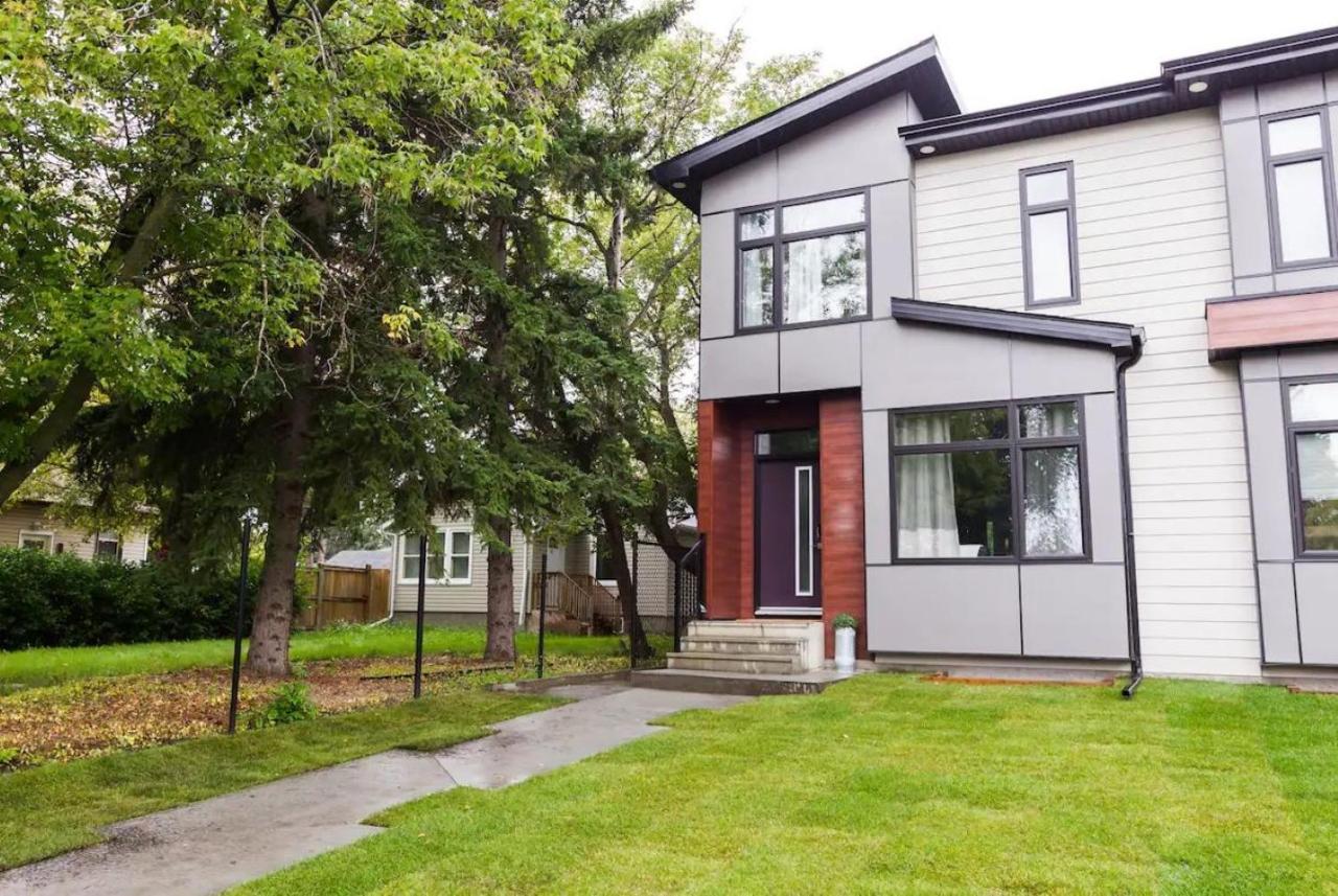 Contemporary Farmhouse Haven: Extended Stay with Modern Comforts Edmonton Exterior photo