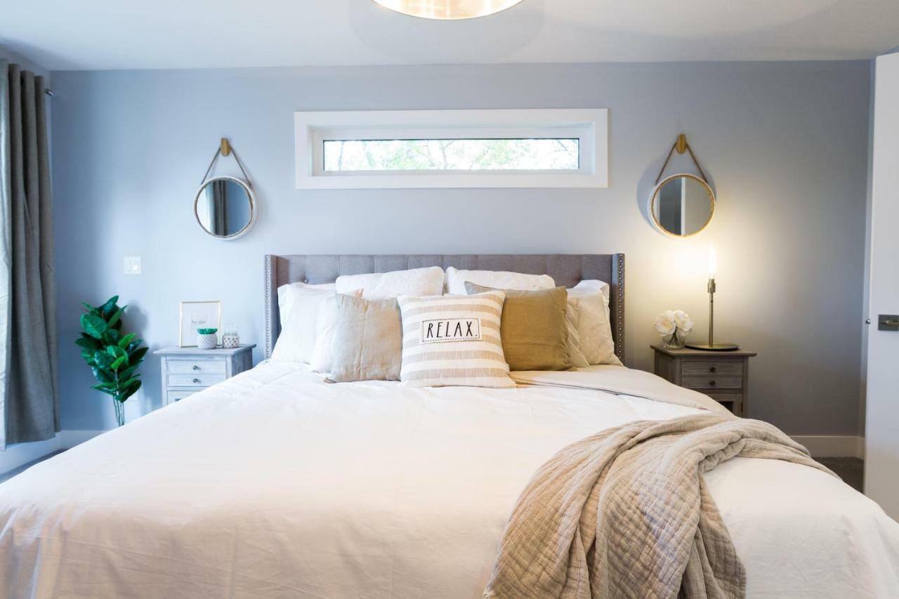 Contemporary Farmhouse Haven: Extended Stay with Modern Comforts Edmonton Exterior photo