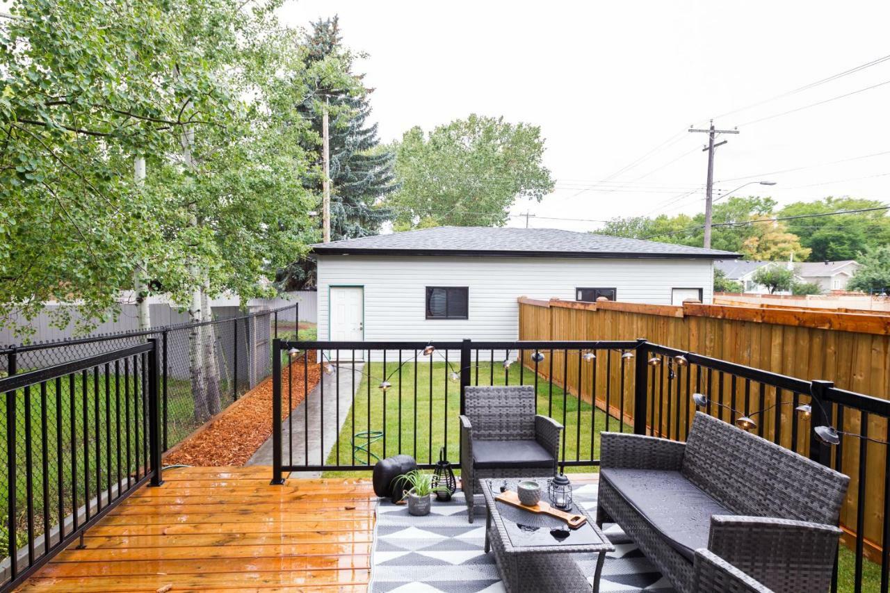 Contemporary Farmhouse Haven: Extended Stay with Modern Comforts Edmonton Exterior photo