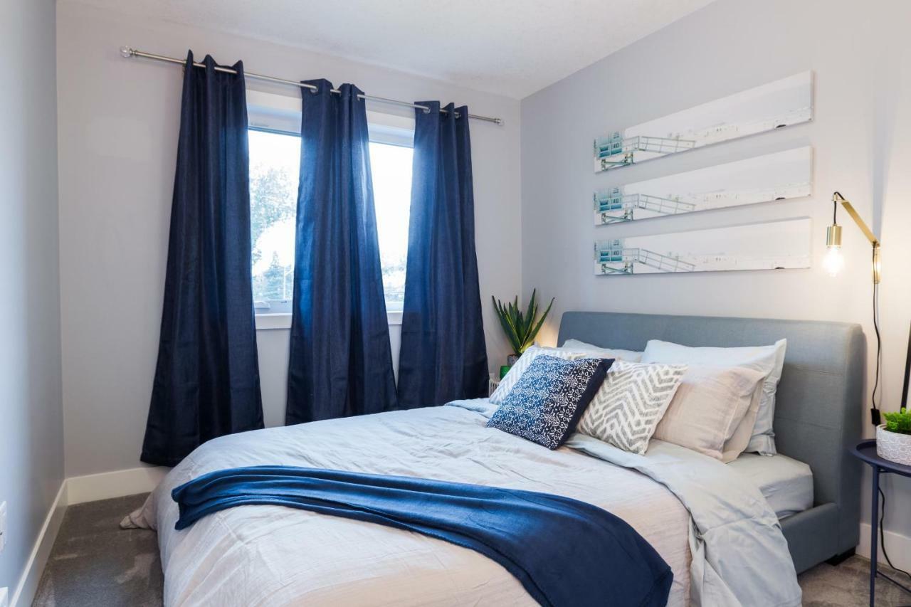 Contemporary Farmhouse Haven: Extended Stay with Modern Comforts Edmonton Exterior photo